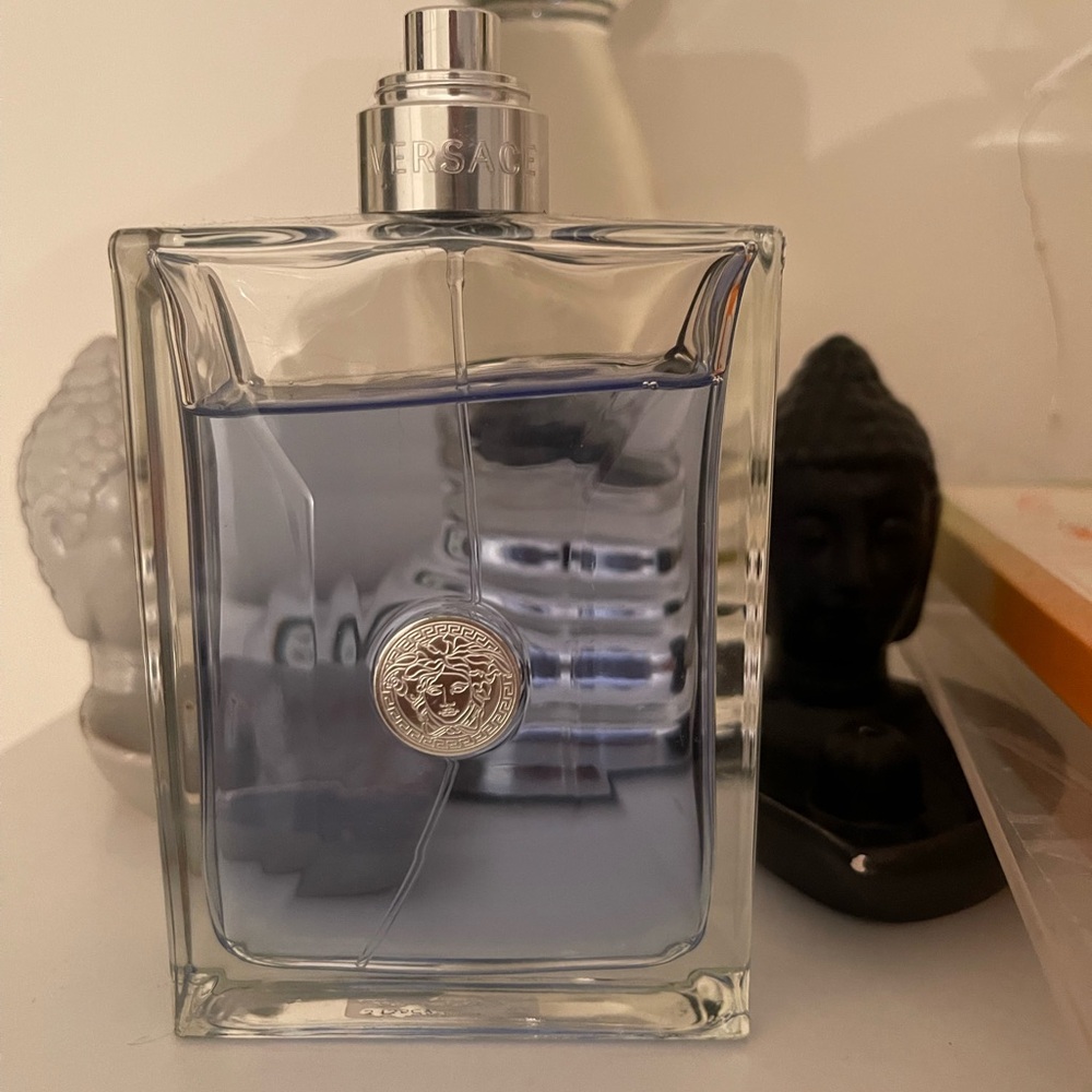 Used Versace Pour Homme 6.7. No top
